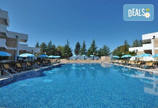 Великден на брега на Охридското езеро: 2 или 3  нощувки със закуски и вечери в хотел Sileks 4*, със собствен транспорт! - Снимка 2